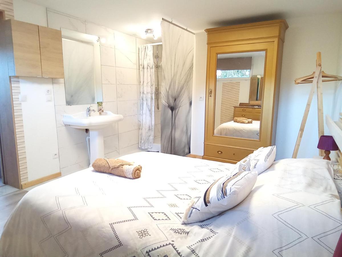 Logement De Charme Coinches Zewnętrze zdjęcie