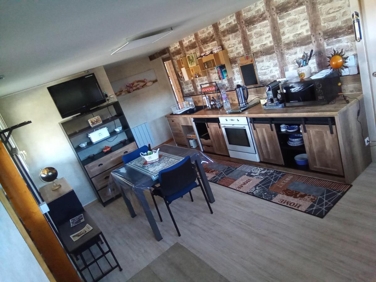 Logement De Charme Coinches Zewnętrze zdjęcie